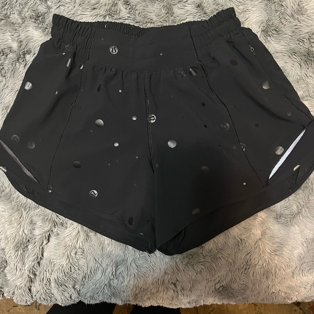 Lululemon Hotty hot 4” short